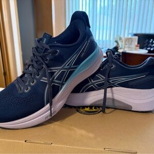 ASICS Women’s Kayano 32